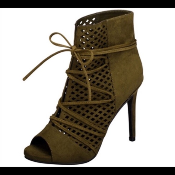 Olive heels - Picture 2 of 2